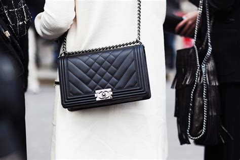 chanel boy prezzo 2015|international Chanel boys bag.